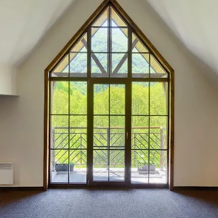 Apostolite サンダンスキ